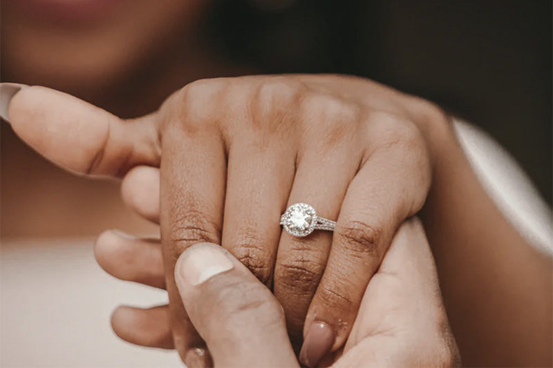 How to choose a diamond engagement ring she'll love